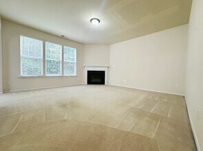 208 Founders Walk Dr in Morrisville, NC - Foto de edificio - Building Photo