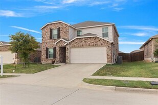 1821 Waggoner Dr in Aubrey, TX - Building Photo