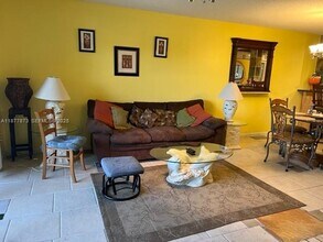 600 Uno Lago Dr in Juno Beach, FL - Building Photo - Building Photo