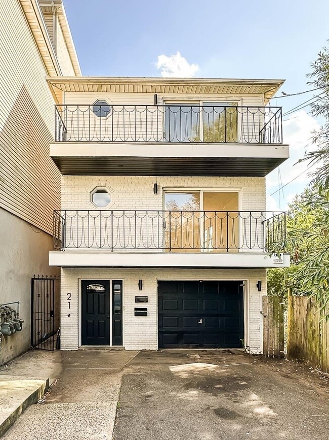 property at 21 Floyd St