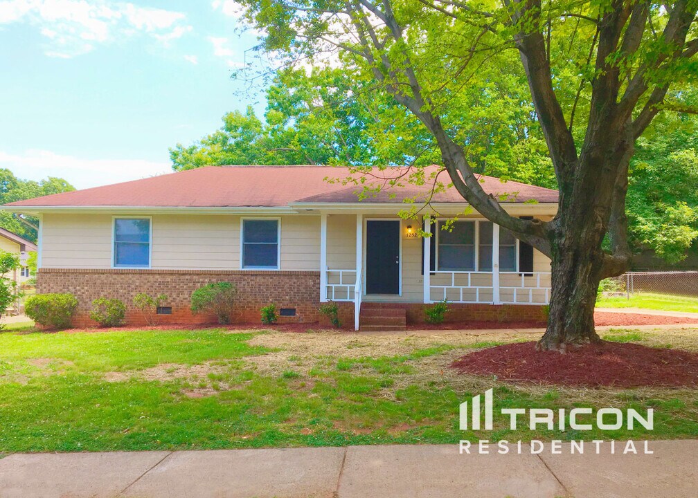 1252 Polk St in Charlotte, NC - Building Photo