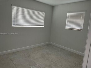 8640 SW 125th Terrace in Miami, FL - Building Photo - Building Photo