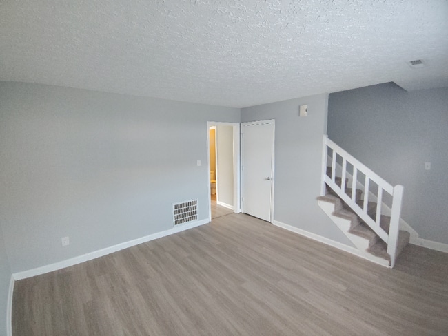 property at 33 Fonda Dr