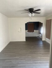 912 Jeffrey St in Bakersfield, CA - Foto de edificio - Building Photo