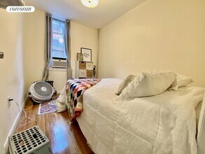 448 W 55th St in New York, NY - Building Photo - Building Photo