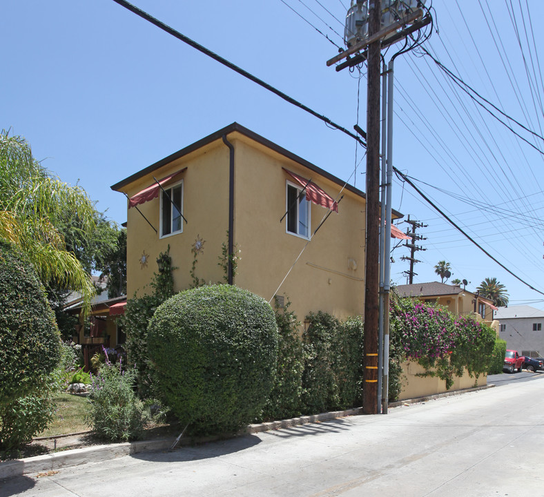 1010 Raymond Ave in Glendale, CA - Building Photo