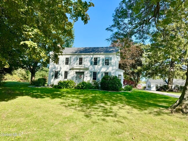675 Mac Elroy Rd in Ballston Lake, NY - Building Photo - Building Photo