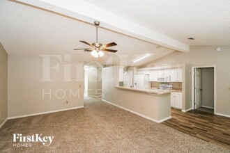 1308 Portside Dr in Orange Park, FL - Foto de edificio - Building Photo