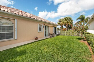 813 Niemen Dr in Palm Beach Gardens, FL - Building Photo - Building Photo