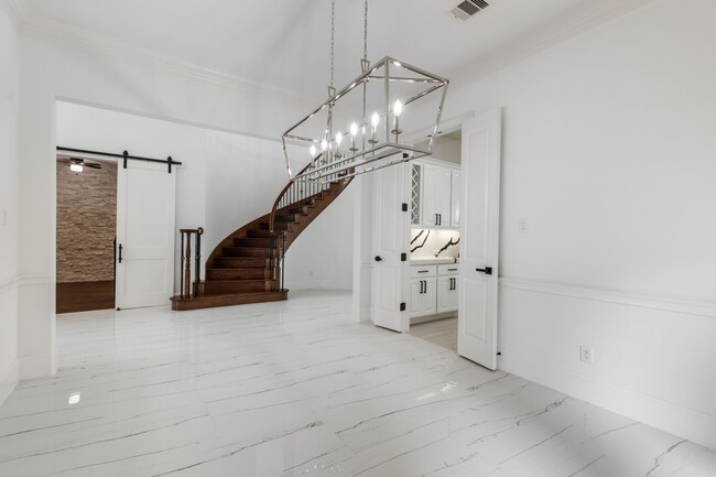 property at 18 Player Vista Pl