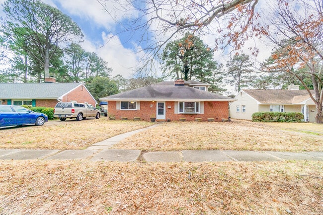 property at 209 W Bayview Blvd