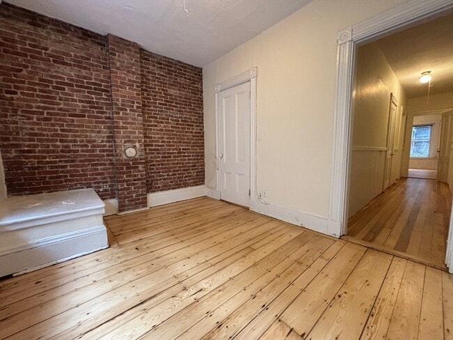 55 Joy St, Unit 1 in Boston, MA - Foto de edificio - Building Photo