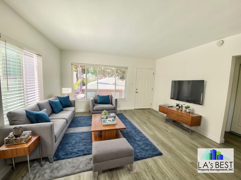 2334 Oak St-Unit -155-D in Santa Monica, CA - Building Photo