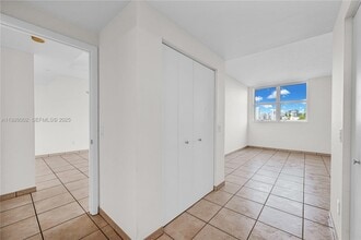 2475 Brickell Ave in Miami, FL - Building Photo - Building Photo