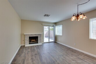 4658 Belshire Dr in Las Vegas, NV - Building Photo - Building Photo