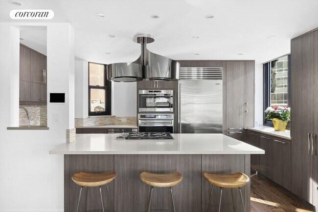 224 E 52nd St in New York, NY - Building Photo - Building Photo