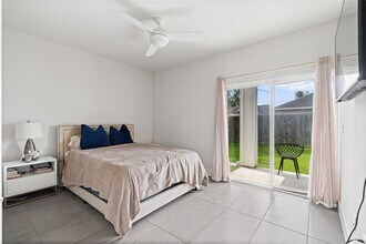 4516 Oats St in Houston, TX - Building Photo - Building Photo