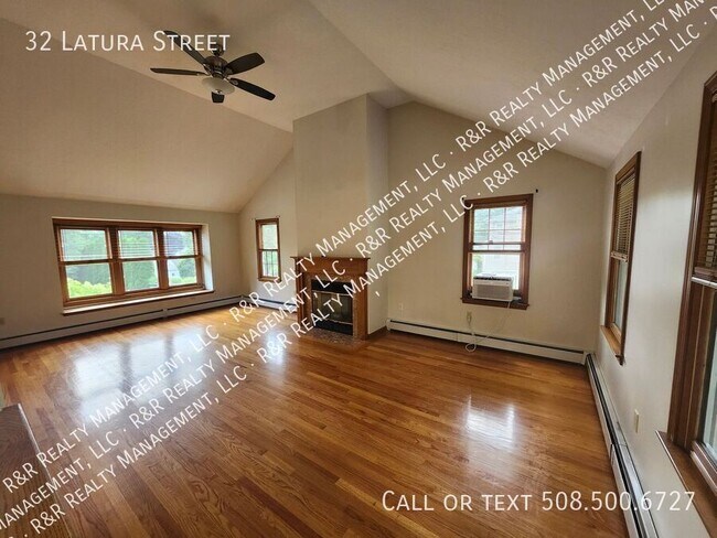 32 Latura St in Shrewsbury, MA - Building Photo - Building Photo