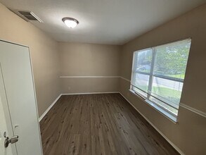 5850 Spring Pebble in San Antonio, TX - Building Photo - Building Photo