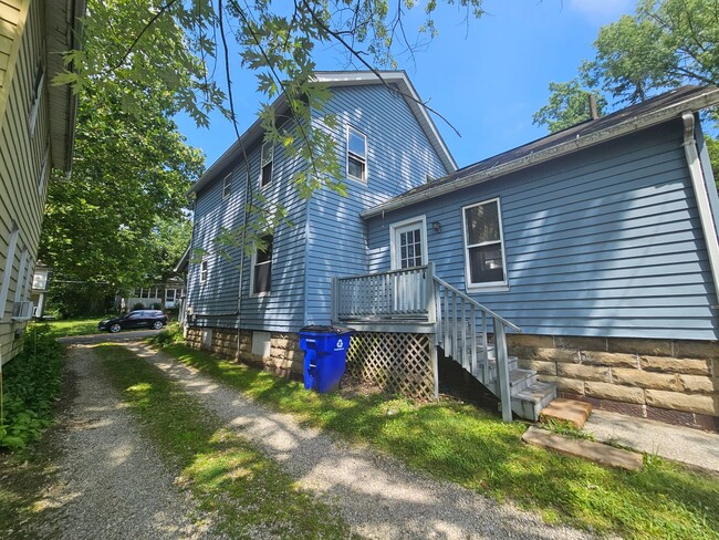 449 S Prospect St in Ravenna, OH - Building Photo - Building Photo