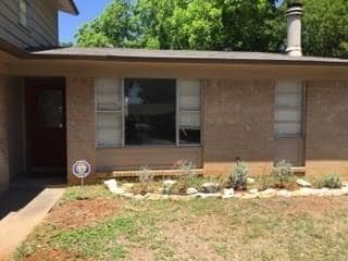 913 Woodbrook St in Arlington, TX - Foto de edificio - Building Photo