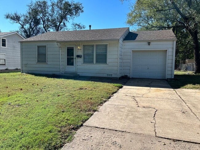 property at 4545 S Laclede St