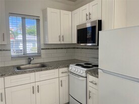 159 NE 75th St in Miami, FL - Building Photo