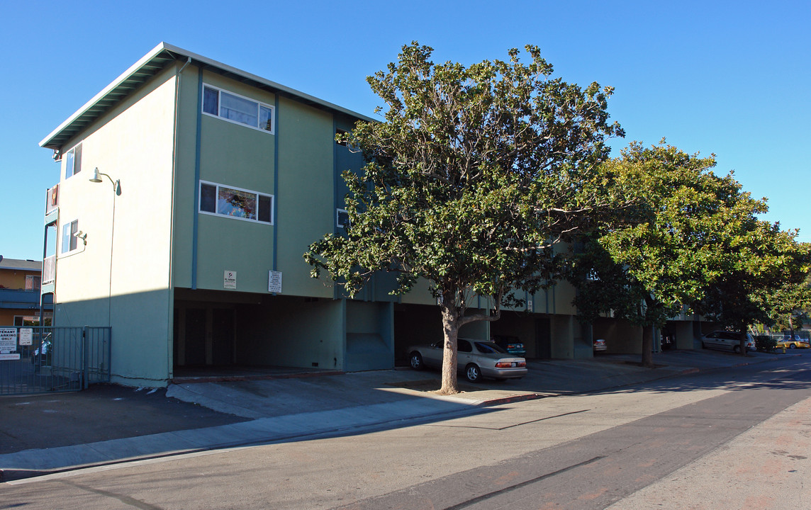 Bayview Apartments in San Rafael, CA - Building Photo