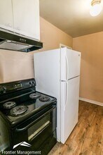 1125 Pomeroy St in Manhattan, KS - Building Photo - Building Photo