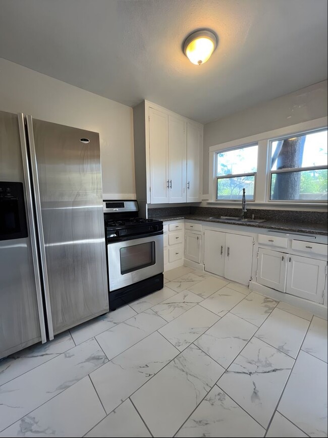 4569 Eagle Rock Blvd in Los Angeles, CA - Building Photo - Building Photo