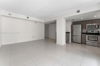 910 West Ave, Unit 0504 in Miami Beach, FL - Building Photo - Building Photo