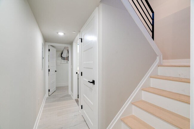 2213 Waterloo St in Philadelphia, PA - Building Photo - Building Photo