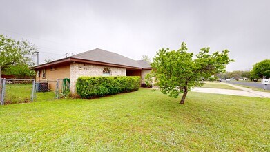 2614 Lazy Ridge Dr in Killeen, TX - Building Photo - Building Photo