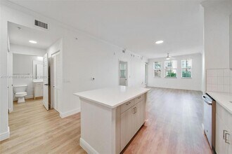 10170 SW 7th St, Unit 39-409 in Pembroke Pines, FL - Building Photo - Building Photo