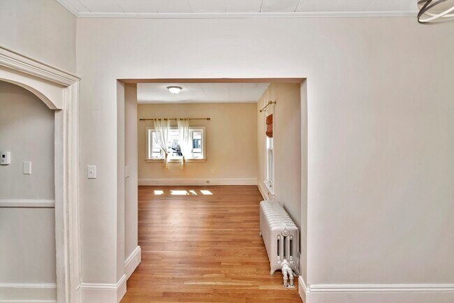 492 Metropolitan Ave in Boston, MA - Building Photo - Building Photo