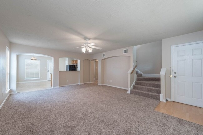 Spacious 4 Bed, 3 Bath Minutes from Campus! in College Station, TX - Building Photo - Building Photo