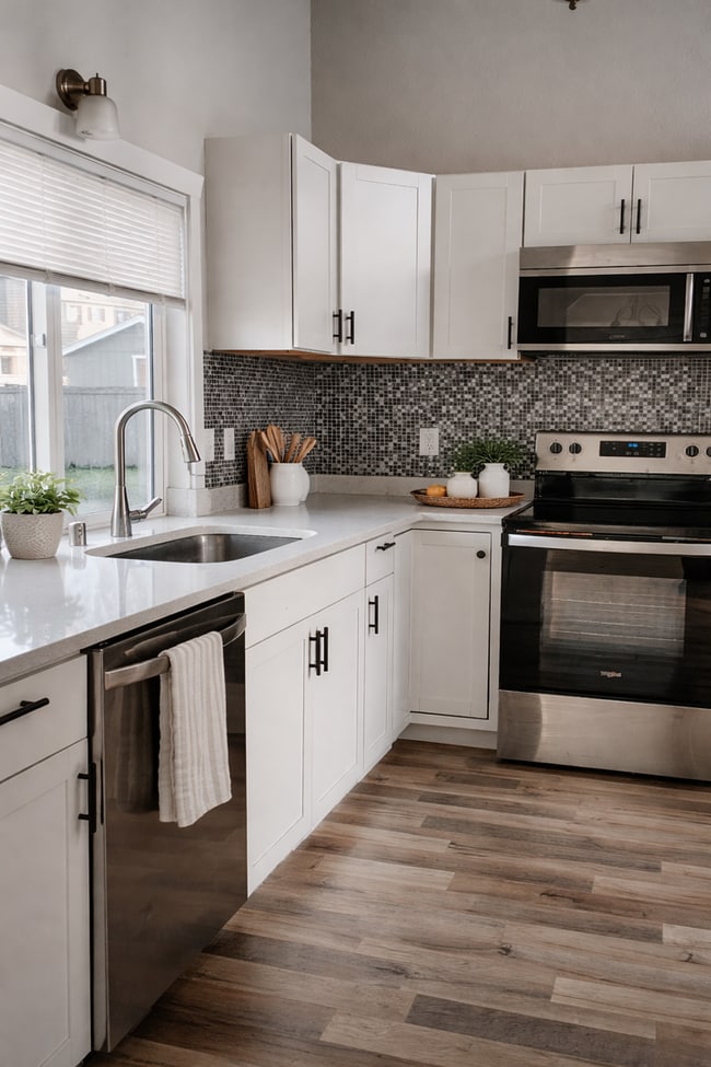 140 6th Ave SW in Pacific, WA - Building Photo - Building Photo