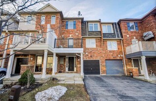 3036 Dewridge Ave in Oakville, ON - Building Photo