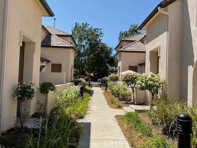 28629 N Pietro Dr in Santa Clarita, CA - Building Photo - Building Photo