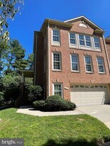 9715 Whitley Park Pl in Bethesda, MD - Building Photo