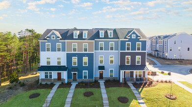 Affinity at Oak Hills in Charlotte, NC - Building Photo - Building Photo