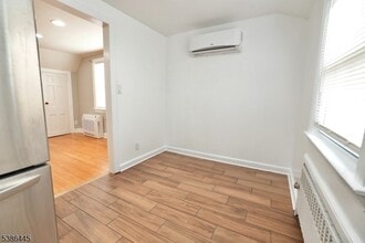 36 Derwent Ave in Verona, NJ - Building Photo - Building Photo