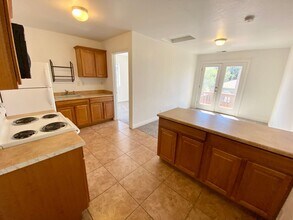 1402 E Scarlet Dr in Flagstaff, AZ - Building Photo - Building Photo
