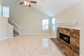 7230 Wimberly Oaks Ln in Richmond, TX - Foto de edificio - Building Photo