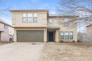 3149 Pine Valley Dr in Grand Prairie, TX - Building Photo