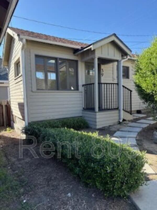 39 N Laurel St in Ventura, CA - Building Photo - Building Photo