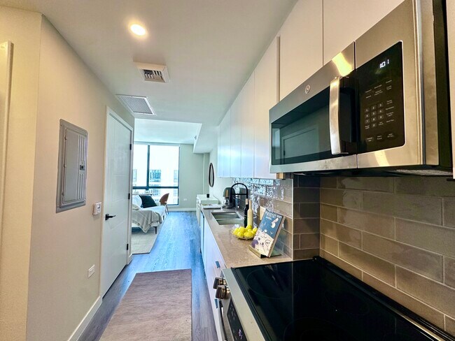 78 NW 32nd St, Unit S4 in Miami, FL - Building Photo - Building Photo