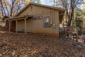 24012 S Bear Clover Ct in Sonora, CA - Building Photo - Building Photo