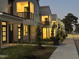Cottages Downtown in Lafayette, LA - Building Photo