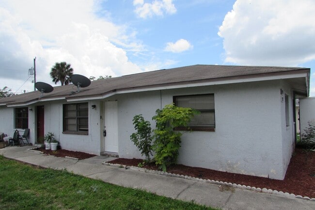 property at 13911 First St